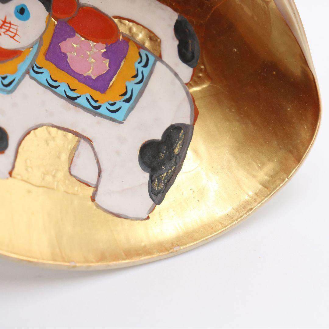 Gold-Leaf Clam Shell Kogo with Inu-Hariko Dog Motif by Socho