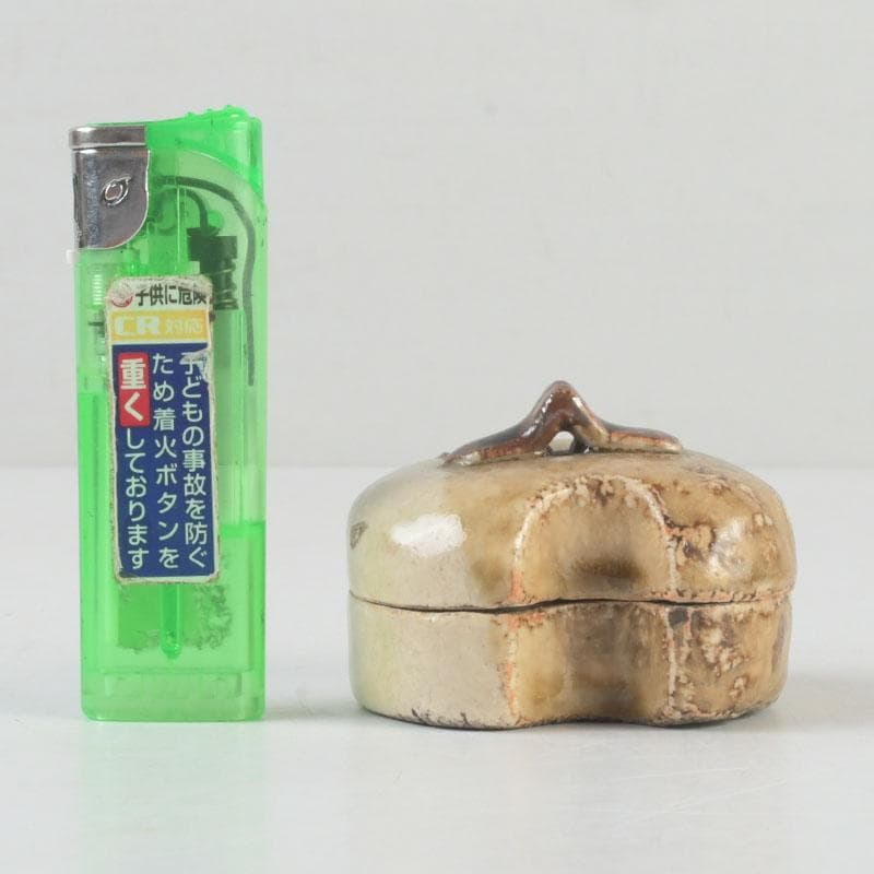Kato Shuntai Seto Oribe Fundo Kogo Incense Container with Period Box