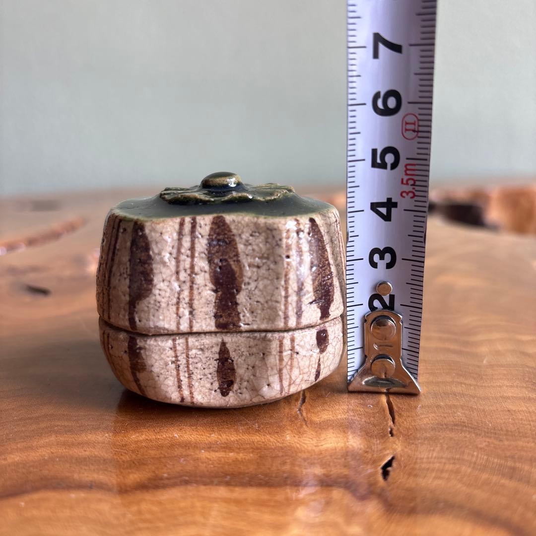 Oribe Hajiki Kogo Incense Container by Matsumoto Tetsuzan — Mino Ware, Tomobako