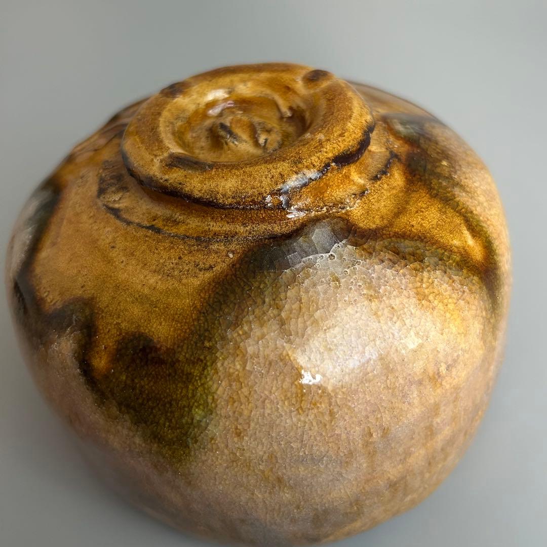 Ohi-Yaki Matcha Tea Bowl by Iwamura Yoshio — Ame-Yu Glaze, Signed Tomobako, Kanazawa Lineage
