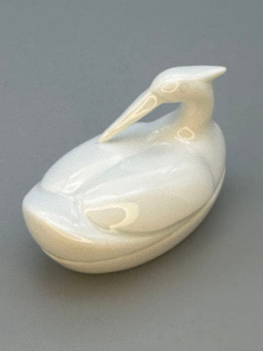 13th Kakiemon (Living National Treasure) White Porcelain Heron Kogo Incense Container