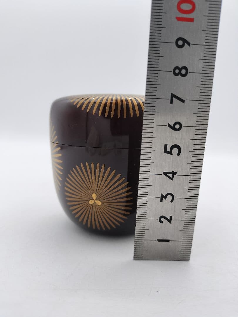 Gold Chrysanthemum Maki-e O-Natsume | Kawakamie Koho Tame-Nuri Tea Caddy