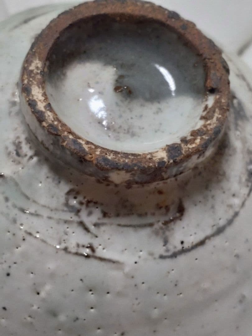 Kusumura Ware Kohiki Tetsu-e Chawan — Yanagira Katsushige, Izumo, Abstract Iron Motif, Tomobako