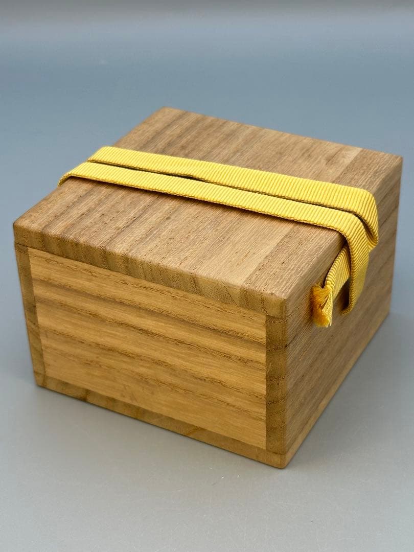 Haruno Kogo Incense Container by Okamoto Shisendo | Kyoto Tame-nuri Lacquer, Gold-Silver Maki-e Spring Field, Nashiji Interior, Tomobako