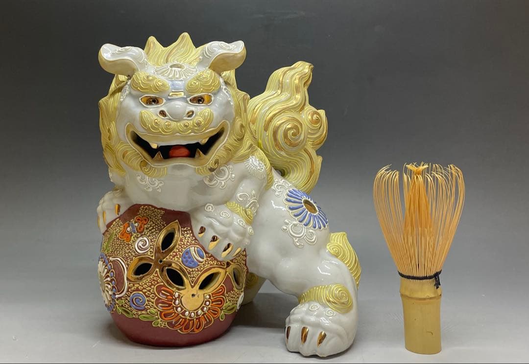 Kutani White Shishi Guardian Lion on Temari Ball | Gold Overglaze Enamel Figurine