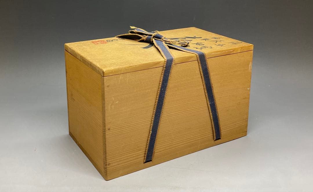 Shigaraki Faceted Flower Vase by Takahashi Rakusai — Natural Ash Glaze, Signed Box