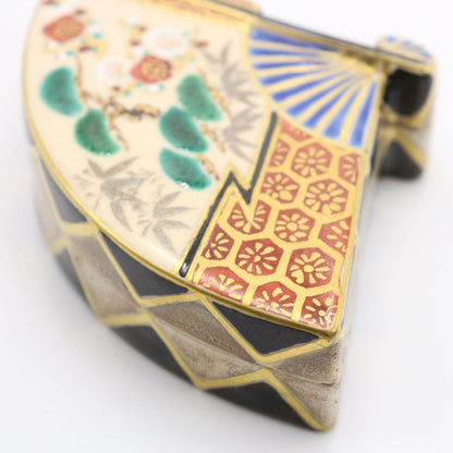 Ninsei Fan Kogo Incense Box by Hashimoto Jogaku - Pine Bamboo Plum Enamel