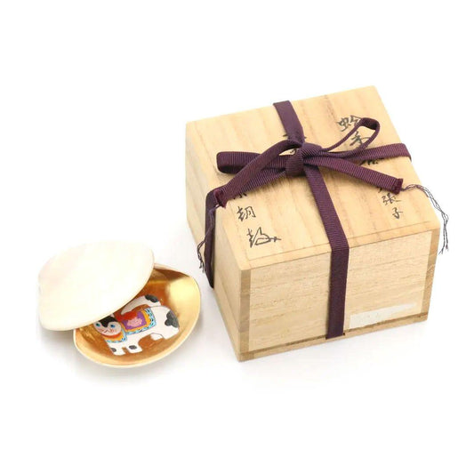 Gold-Leaf Clam Shell Kogo with Inu-Hariko Dog Motif by Socho