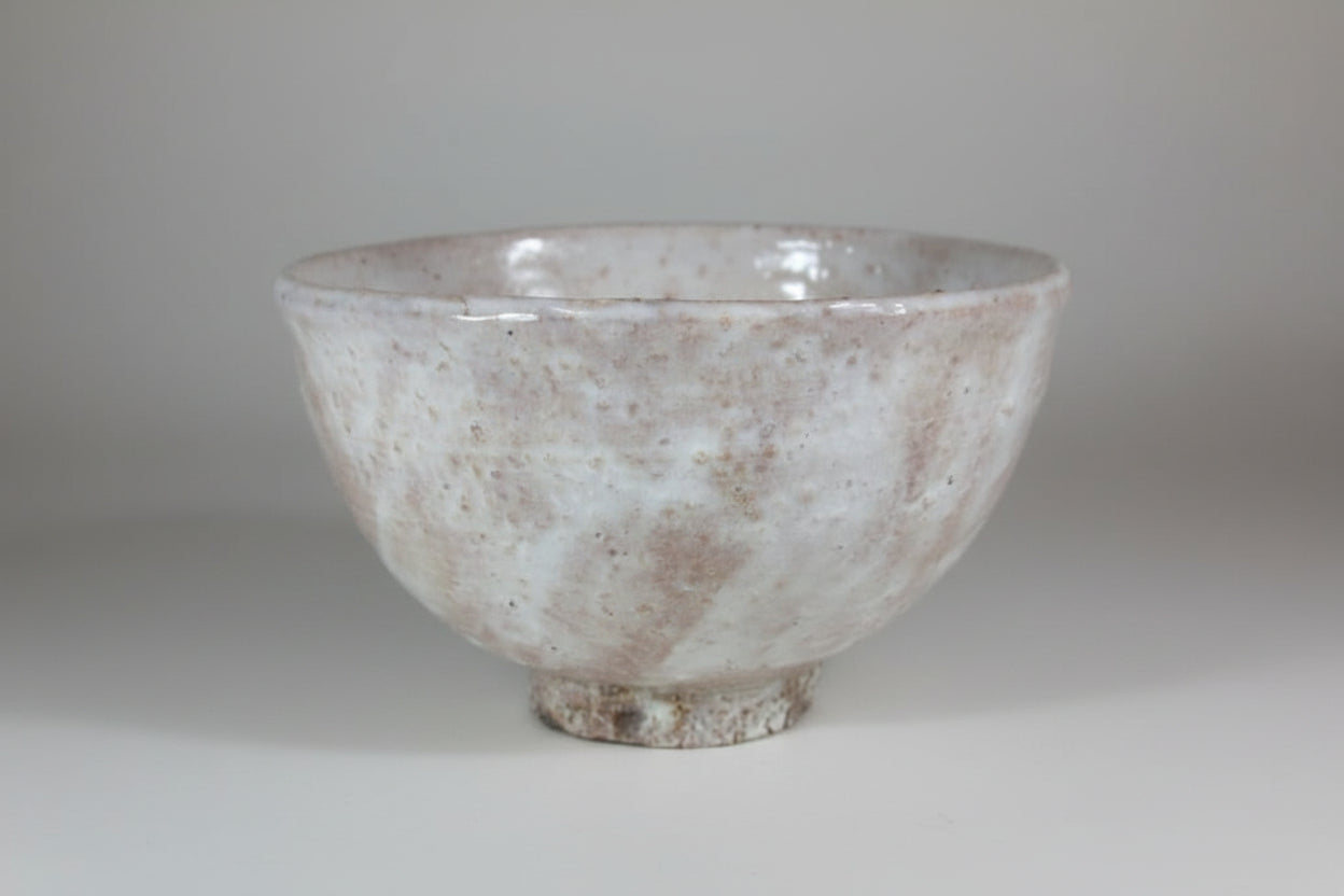 Hagi Tea Bowl by 15th Gen Sakakura Shinbei - Living Master Chawan with Box