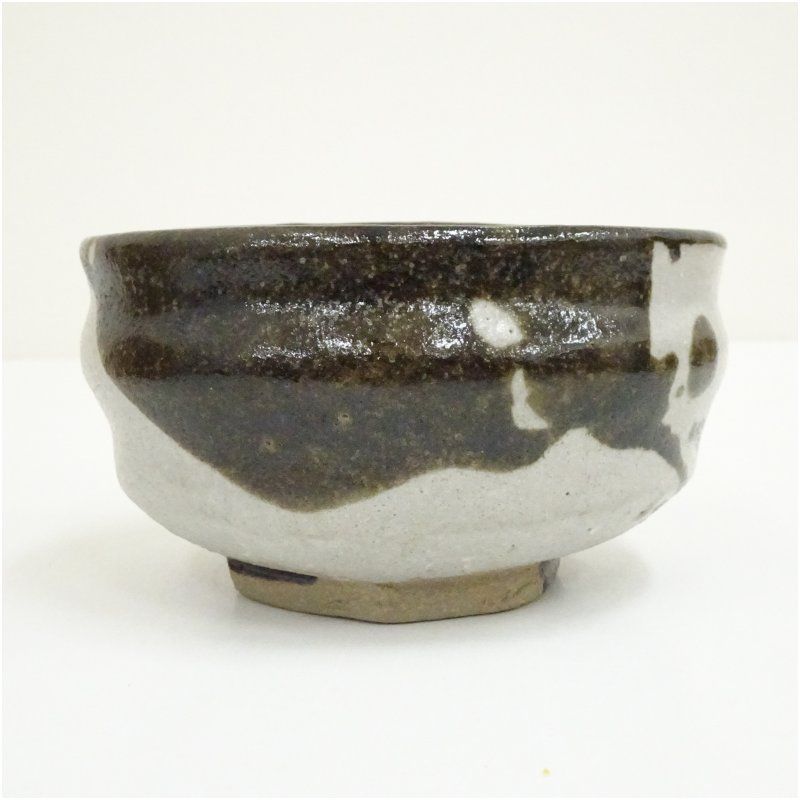 Gosho-maru Style Tea Bowl 'Kankyo' by Oka Shoichiro — Daitokuji Kakitsuke, Black White Two-Glaze