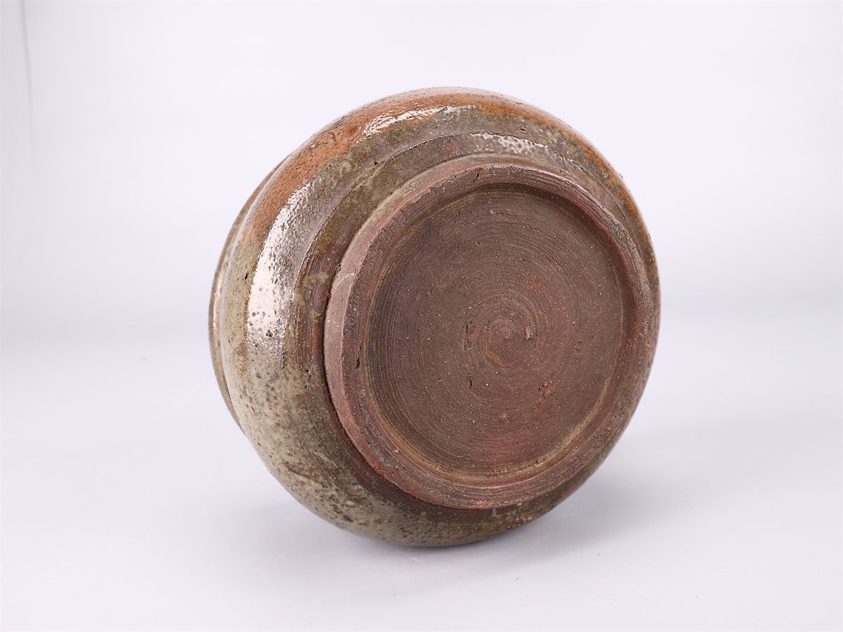 E-Karatsu Iron-Painted Katakuchi Pouring Bowl — Karatsu Stoneware with Associated Wooden Box
