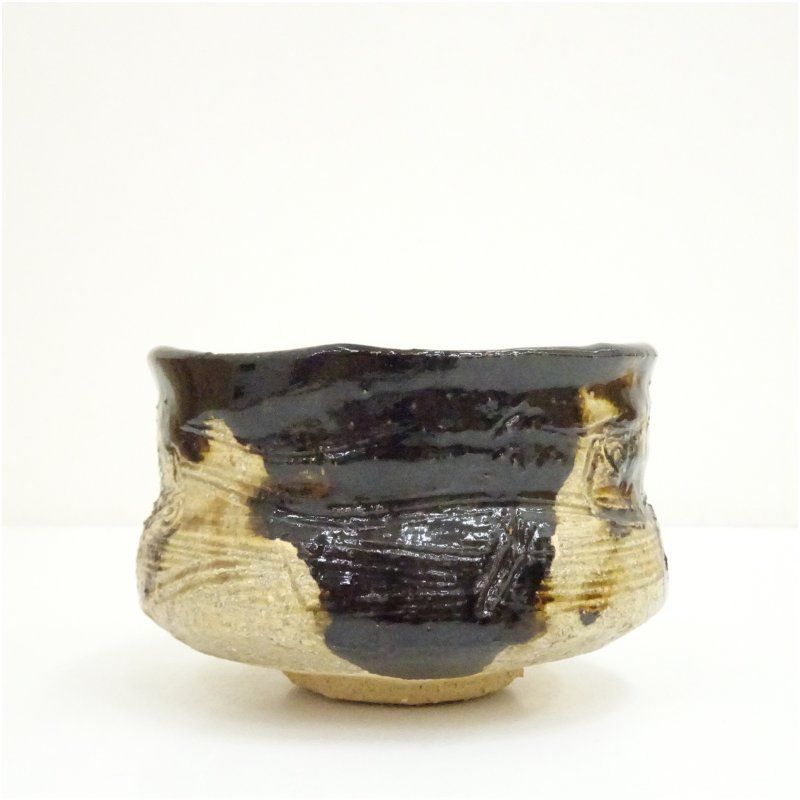 Kuro-Oribe Chawan by Sakakibara Wahei — Utsumi Kiln Matcha Bowl with Tomobako