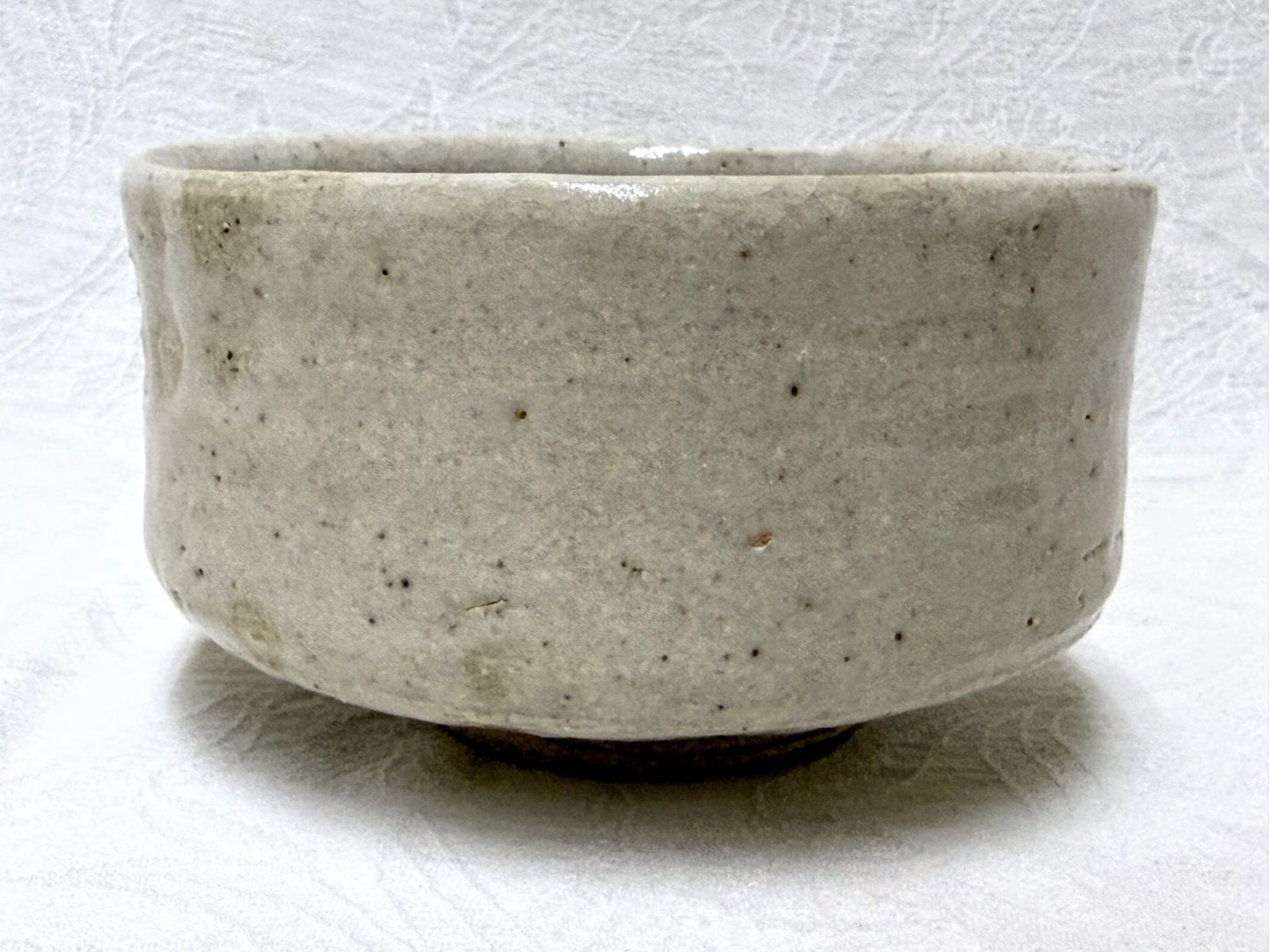 Shino Yatsuhashi Chawan by Kato Shunto — Aichi Intangible Cultural Property, Tomobako