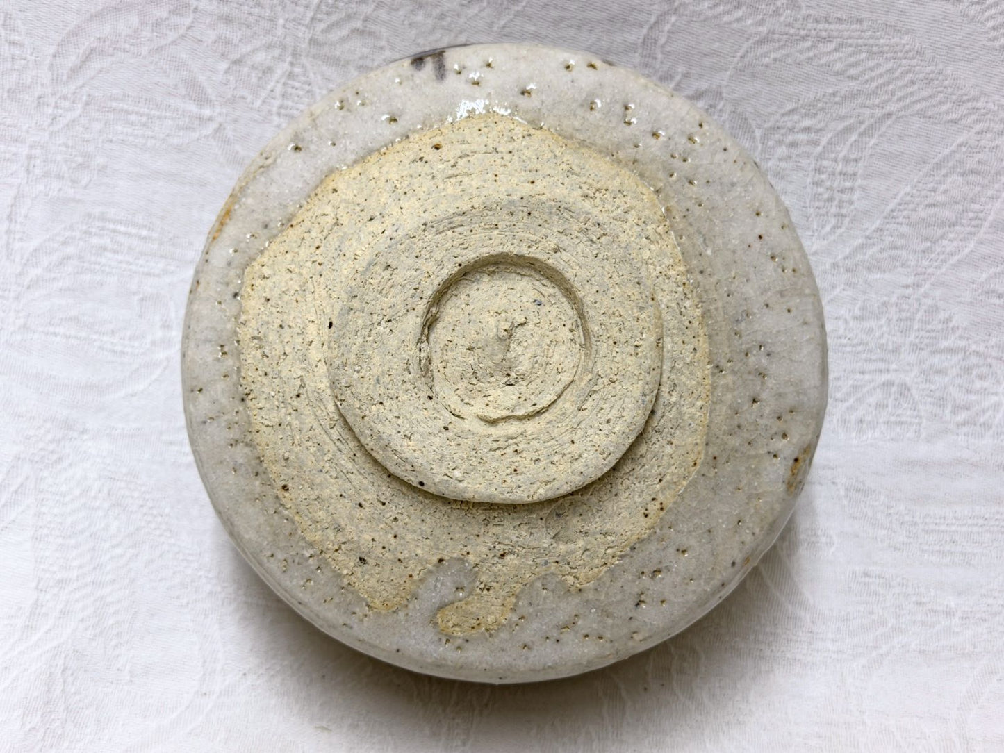 Shino Yatsuhashi Chawan by Kato Shunto — Aichi Intangible Cultural Property, Tomobako