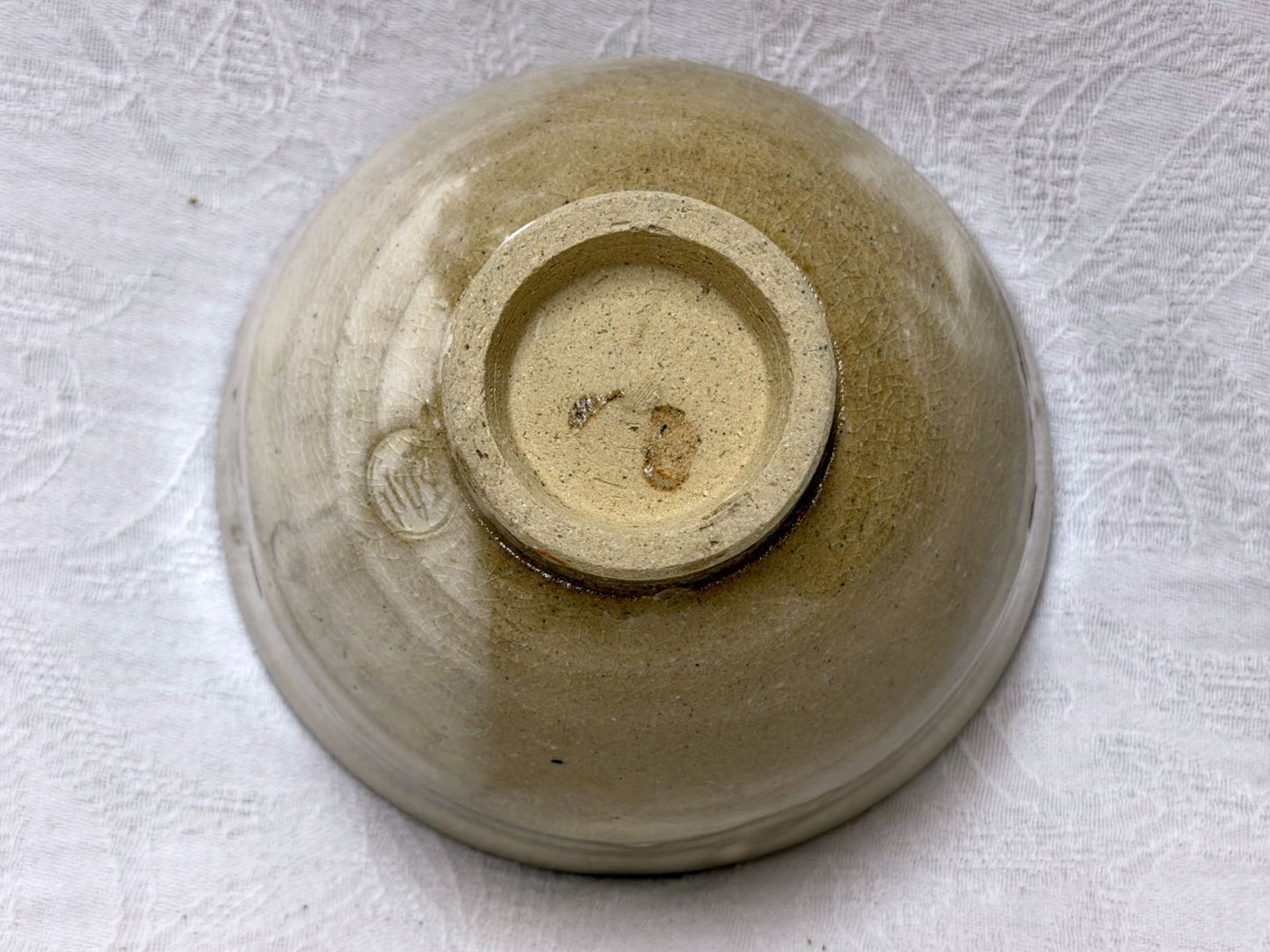 Zuiun Chawan with Relief Cloud Motifs — Nangado, Signed, Tomobako