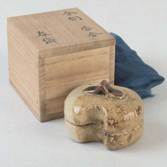 Kato Shuntai Seto Oribe Fundo Kogo Incense Container with Period Box