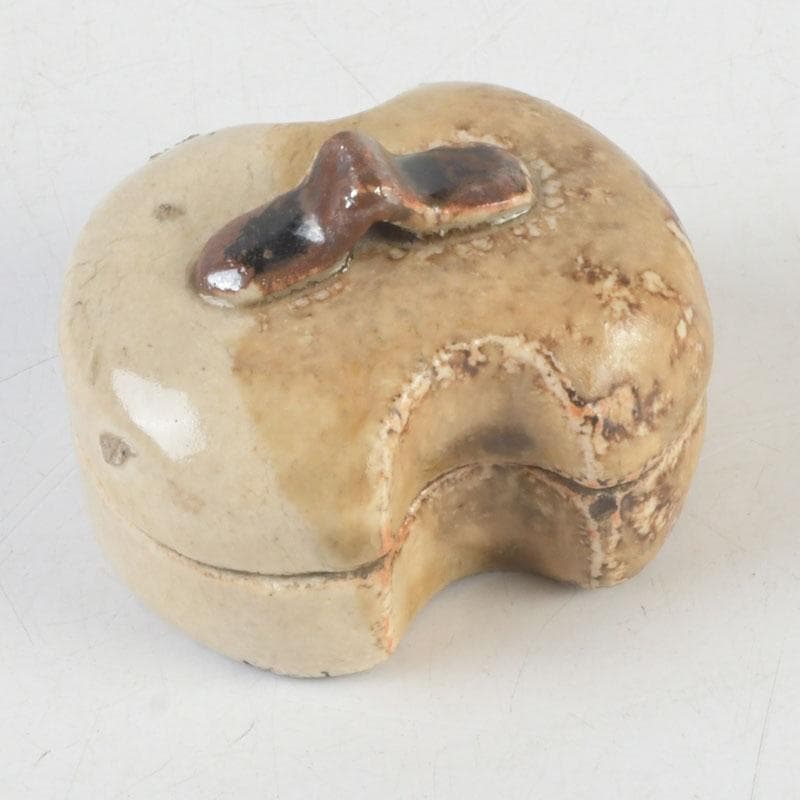 Kato Shuntai Seto Oribe Fundo Kogo Incense Container with Period Box