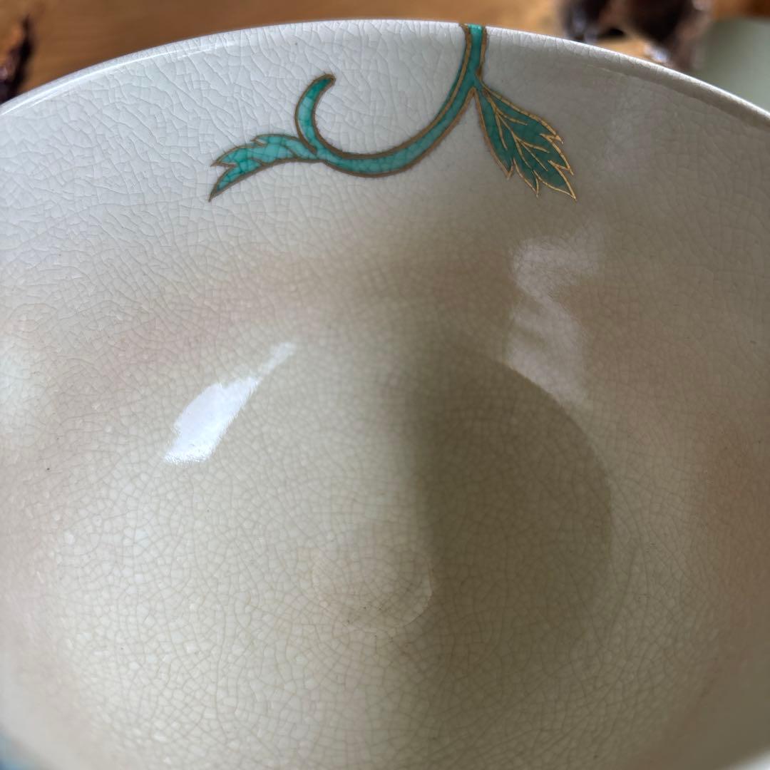 Kenzan-Style Musubi Camellia Matcha Bowl by Hashimoto Jogaku — Kyoto Polychrome Chawan with Tomobako