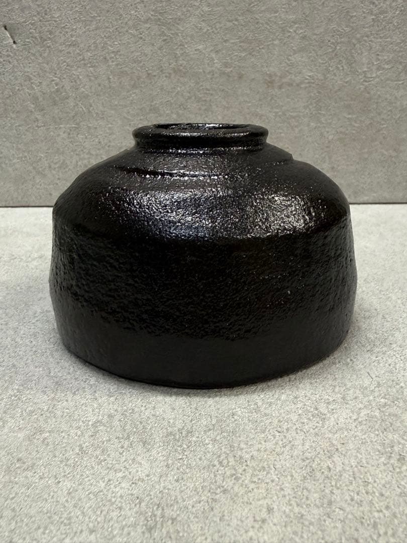 Black Raku Tea Bowl by Sasaki Shoraku — Kyoto Kiln, Tomobako, Rain-Drip Glaze