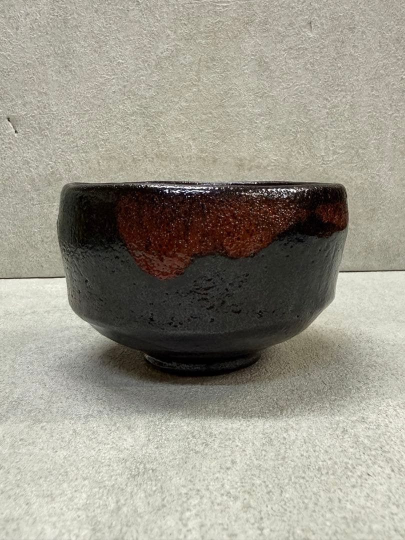 Black Raku Tea Bowl by Sasaki Shoraku — Kyoto Kiln, Tomobako, Rain-Drip Glaze