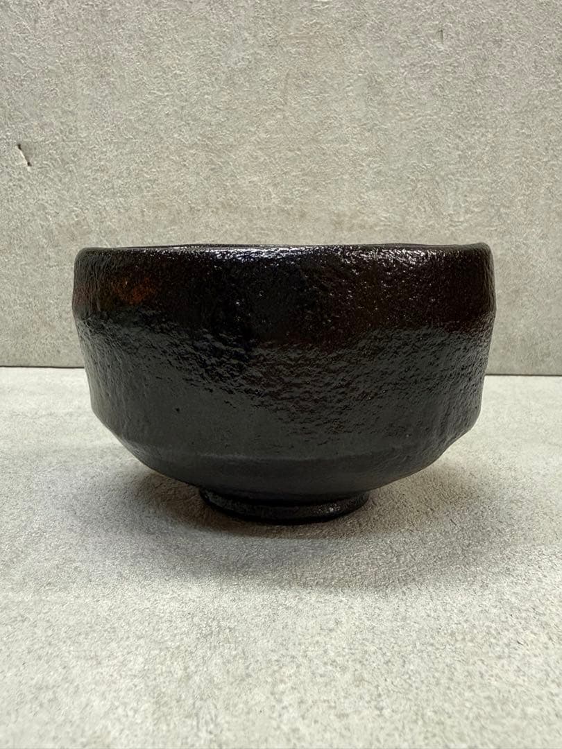 Black Raku Tea Bowl by Sasaki Shoraku — Kyoto Kiln, Tomobako, Rain-Drip Glaze