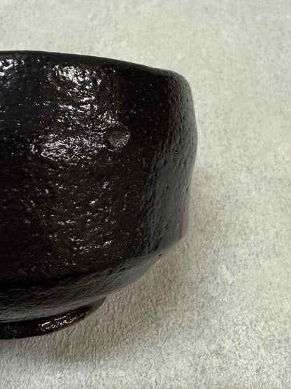 Black Raku Tea Bowl by Sasaki Shoraku — Kyoto Kiln, Tomobako, Rain-Drip Glaze