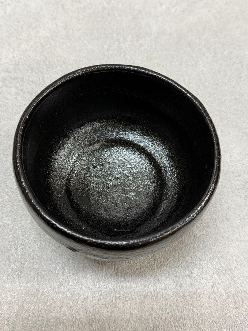 Black Raku Tea Bowl by Sasaki Shoraku — Kyoto Kiln, Tomobako, Rain-Drip Glaze