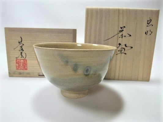 Mushiake Ware Ash-Glazed Tea Bowl — Kuroi Keiun