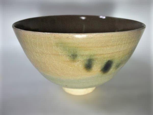 Mushiake Ware Ash-Glazed Tea Bowl — Kuroi Keiun