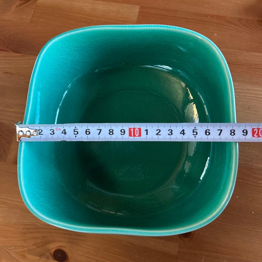 Mujin Kiln Turquoise Crackle Glaze Serving Bowl — Vivid Emerald Ceramic Vessel w/ Tomobako