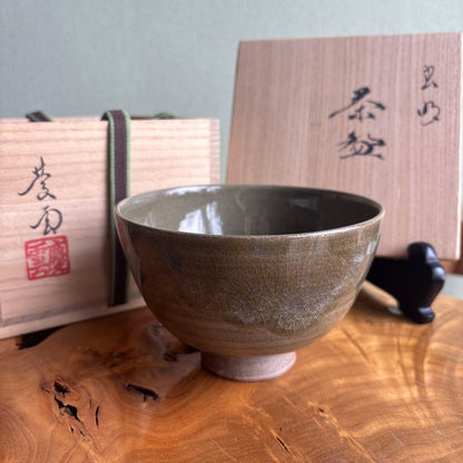Kuroi Keiun | Mushiake-Yaki Tea Bowl | Olive-Green Subdued Glaze | Okayama Domain Kiln