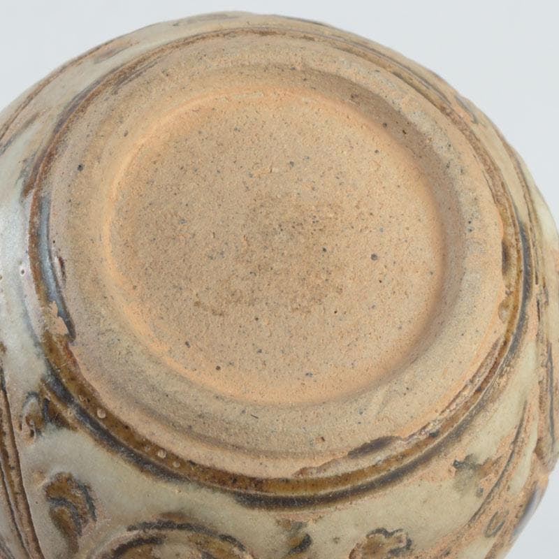 Sawankhalok Covered Box Karakusa Arabesque — Thai Ancient Ceramic Kōgō Shifuku