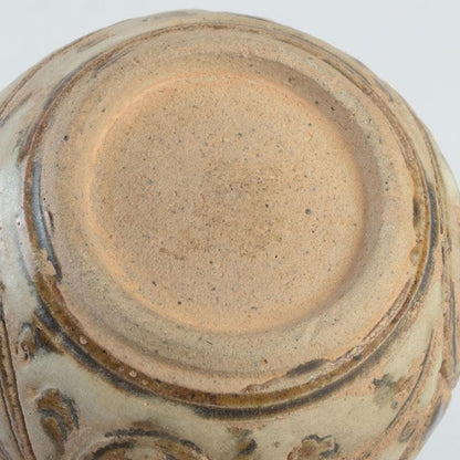 Sawankhalok Covered Box Karakusa Arabesque — Thai Ancient Ceramic Kōgō Shifuku