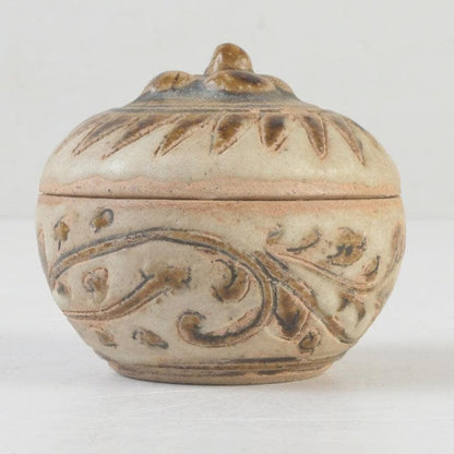 Sawankhalok Covered Box Karakusa Arabesque — Thai Ancient Ceramic Kōgō Shifuku
