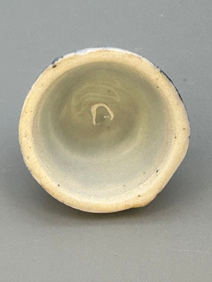 Mashimizu Zoroku Fukizumi Shell Kogo — Porcelain Incense Container
