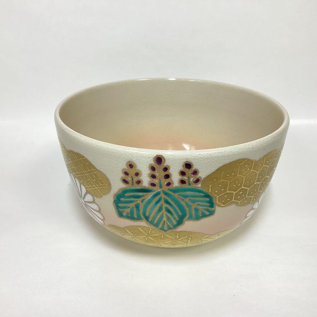Kiku-Kiri Tea Bowl by Hashimoto Shiun — Overglaze Enamels, Chrysanthemum & Paulownia, Signed Box