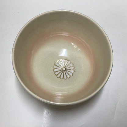 Kiku-Kiri Tea Bowl by Hashimoto Shiun — Overglaze Enamels, Chrysanthemum & Paulownia, Signed Box