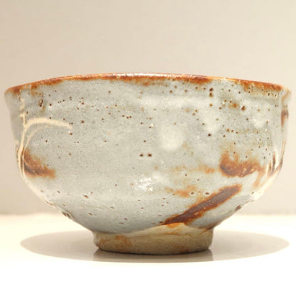 Kato Yoshiemon Nezumi Shino Tea Bowl - Mino Ware Chawan with Yellow Ribbon Tomobako
