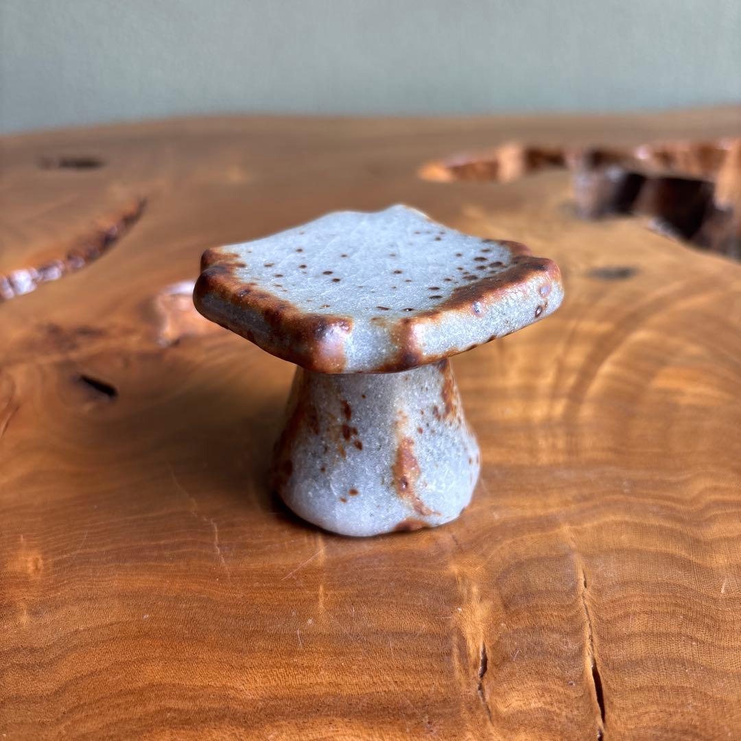 Nezumi Shino Futaoki Lid Rest by Kato Shuntei — Signed Wooden Box, Mino Ware Tea Ceremony