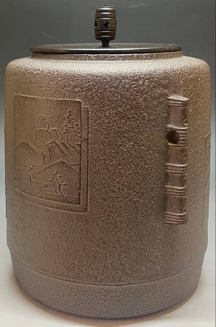Takahashi Keiten Living National Treasure — Shikishi-Gama Iron Tea Kettle, Landscape Panels, Yonhosan Tomobako