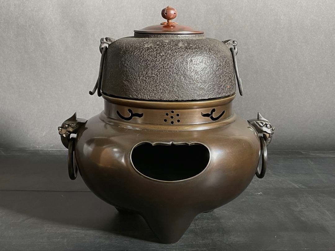 Korean-style Furo Wind Furnace and Iron Kettle Set by Kanamori Shoei - Unused Mint