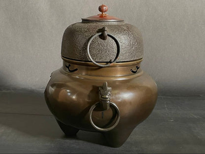 Korean-style Furo Wind Furnace and Iron Kettle Set by Kanamori Shoei - Unused Mint