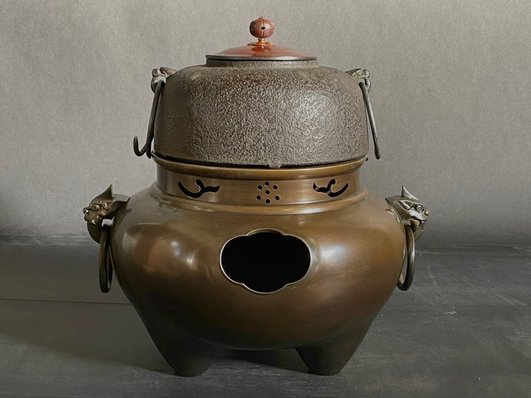 Korean-style Furo Wind Furnace and Iron Kettle Set by Kanamori Shoei - Unused Mint