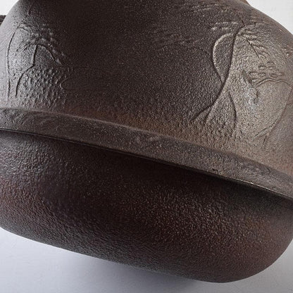 Shinnari Hane Chagama by Living National Treasure Takahashi Keitei - Hamamatsu Pine Pattern