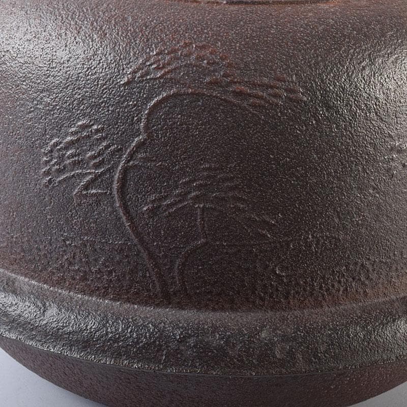 Shinnari Hane Chagama by Living National Treasure Takahashi Keitei - Hamamatsu Pine Pattern