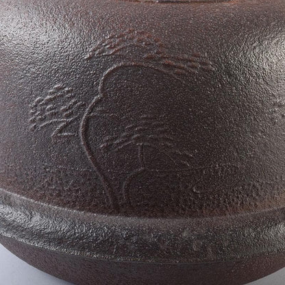 Shinnari Hane Chagama by Living National Treasure Takahashi Keitei - Hamamatsu Pine Pattern