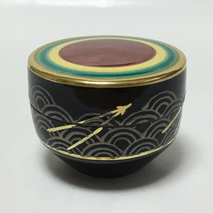 Maki-e Kogo Incense Container by Kaga Zuizan — Koma & Seigaiha Urushi Lacquer, Tea Ceremony, Tomobako