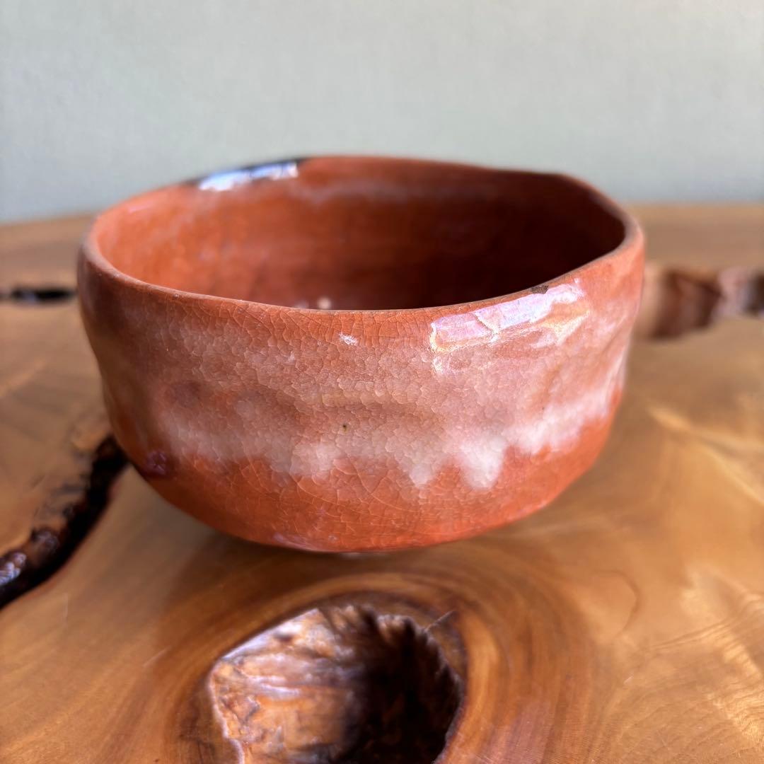 Tamamogama Kiln Red Raku Tea Bowl — Kyoto Ware with Black Glaze Contrast, Wooden Box