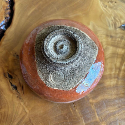 Tamamogama Kiln Red Raku Tea Bowl — Kyoto Ware with Black Glaze Contrast, Wooden Box