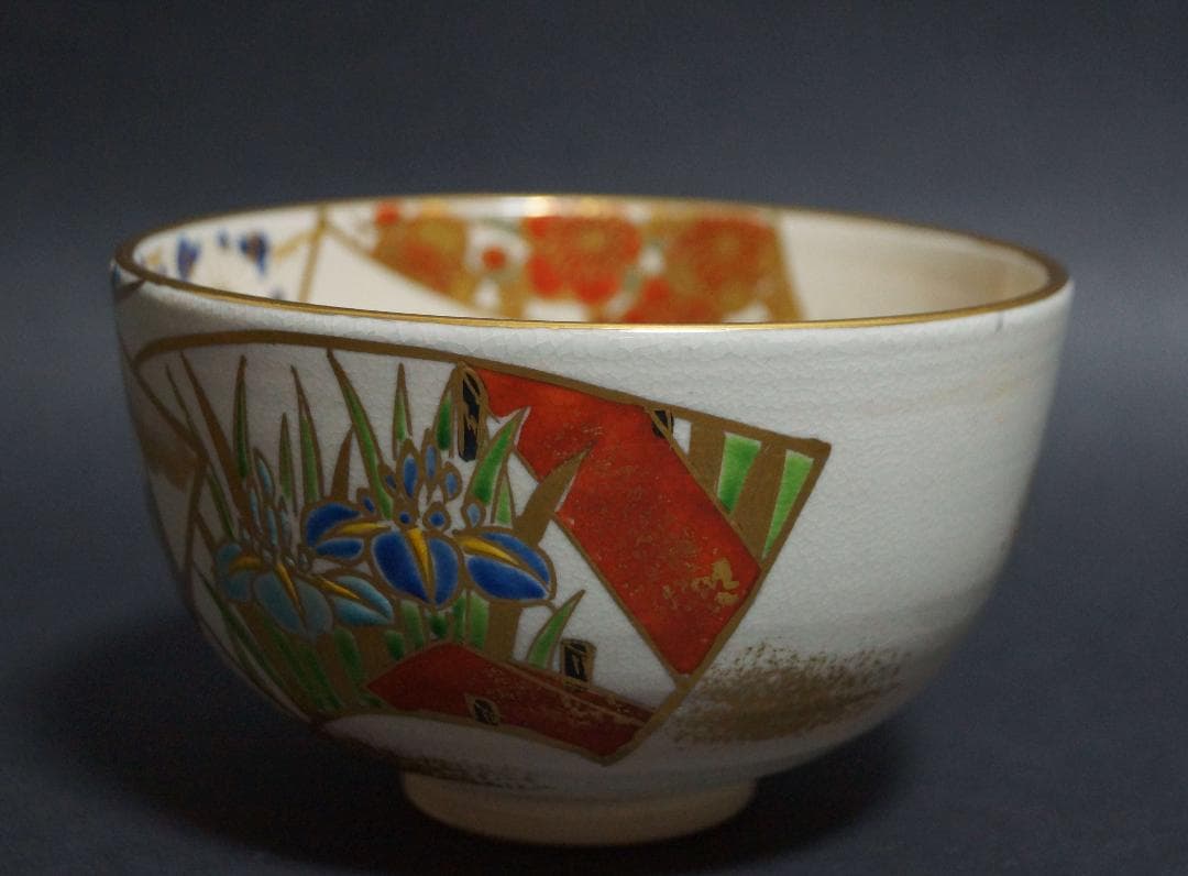 Tezuka Toho — Ninsei-Utsushi Fan & Stream Tea Bowl | Kyo-yaki Polychrome Gold Enamel